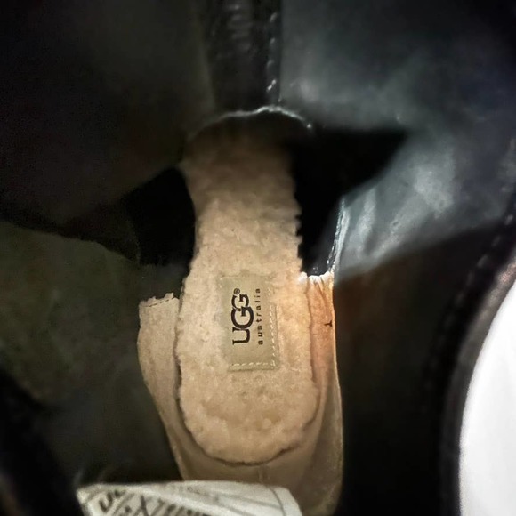 UGG Penelope Ankle Boots Black Suede Leather Size 8 Bootie Sherpa Lined - Picture 12 of 13